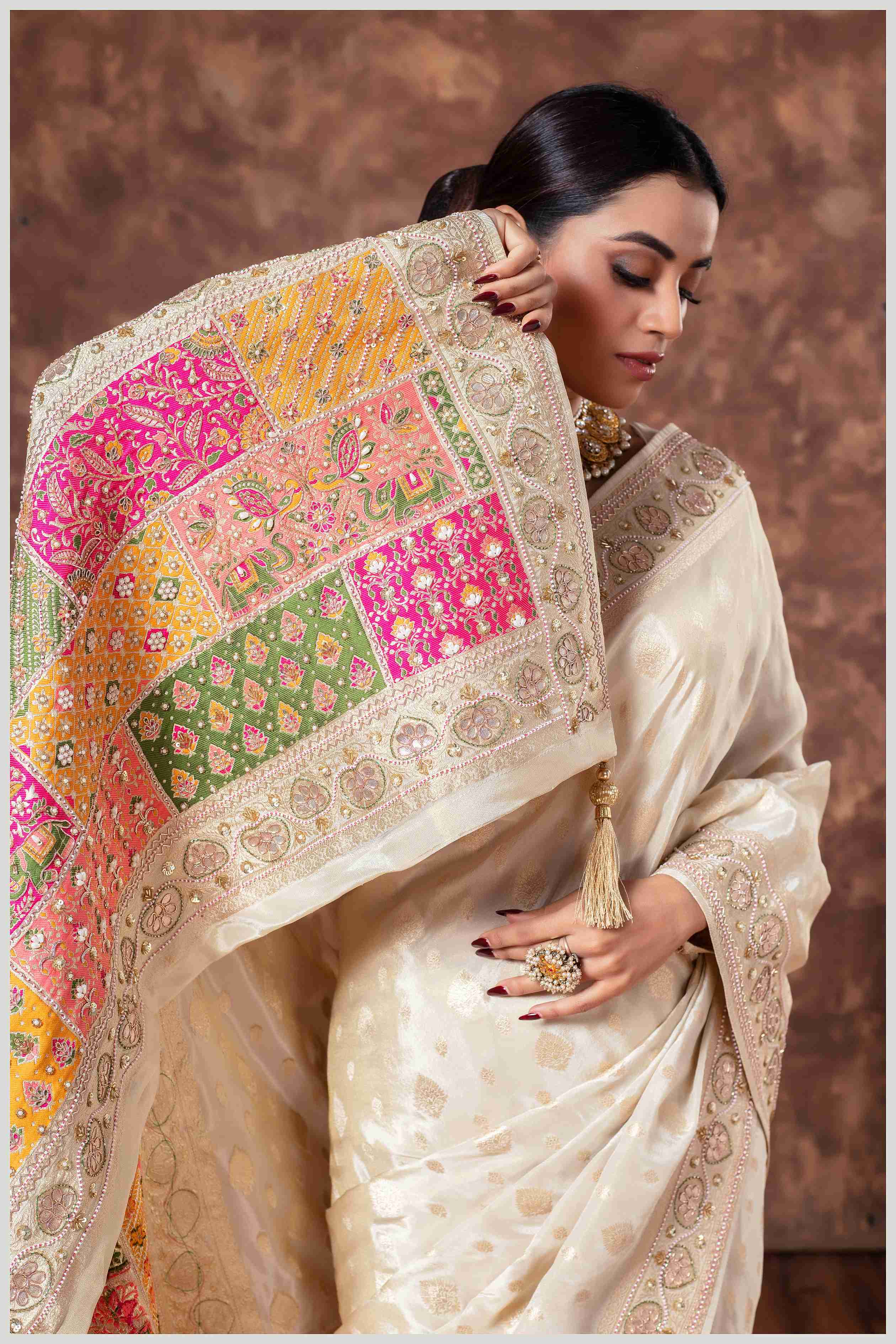 Off-white Silk Saree with Mirro Border & Patched Pallu